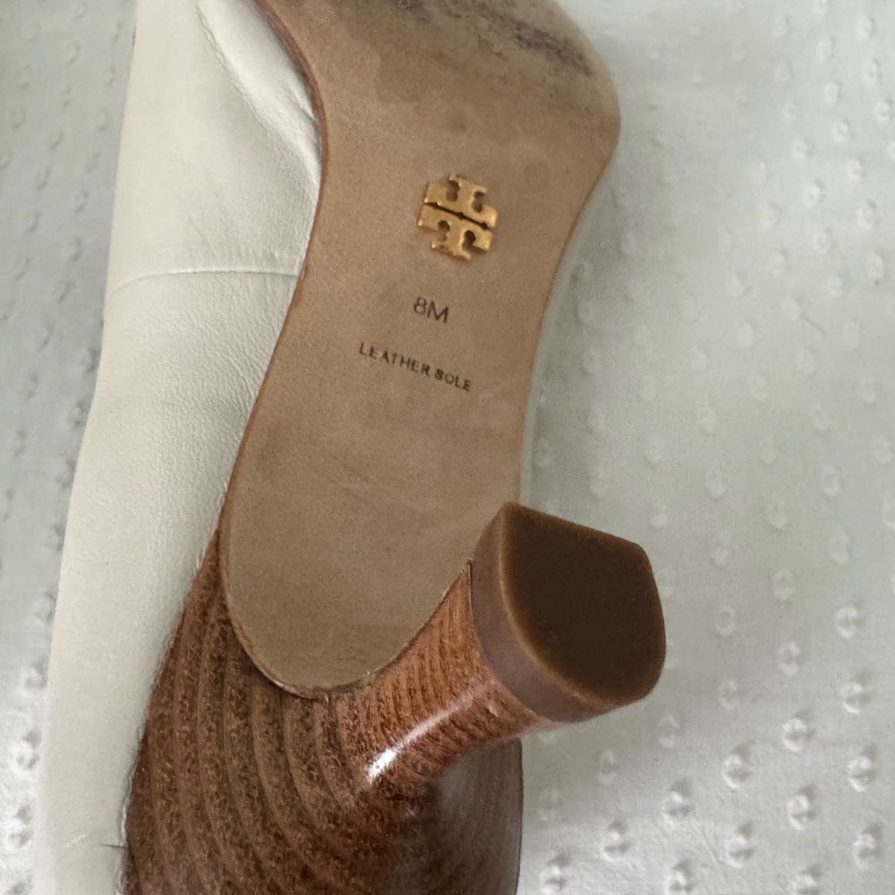 Tory Burch Ivory Loafers with Gold Chain Detail - Picture 6 of 7
